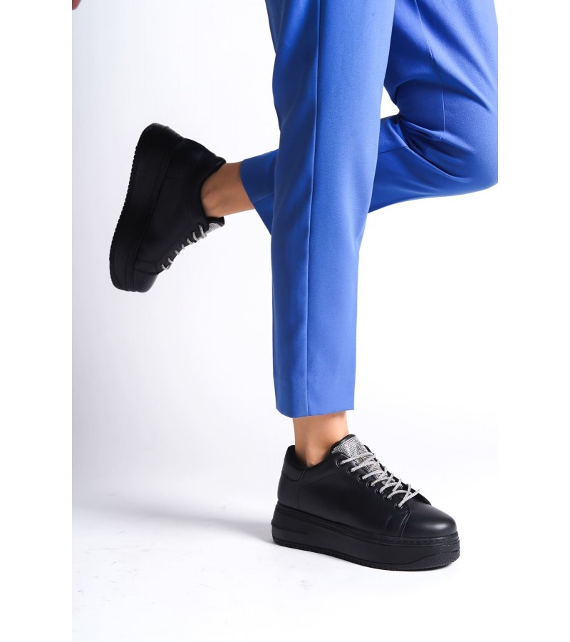 DELLA Bağcıklı Ortopedik Taban Taşlı Kadın Sneaker Spor Ayakkabı CST - Siyah DELLA Bağcıklı Ortopedik Taban Taşlı Kadın Sneaker Spor Ayakkabı CST - Siyah